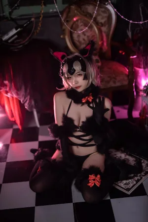 二佐Nisa《Fate黑贞万圣节》主题写真：20张全套美图
