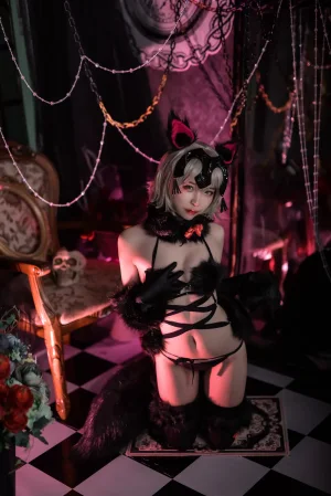 二佐Nisa《Fate黑贞万圣节》主题写真：20张全套美图