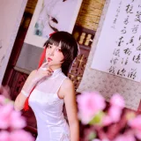 二佐Nisa《碧蓝航线 高雄旗袍》主题写真：40张全套美图