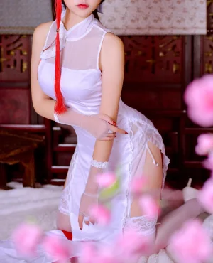 二佐Nisa《碧蓝航线 高雄旗袍》主题写真：40张全套美图