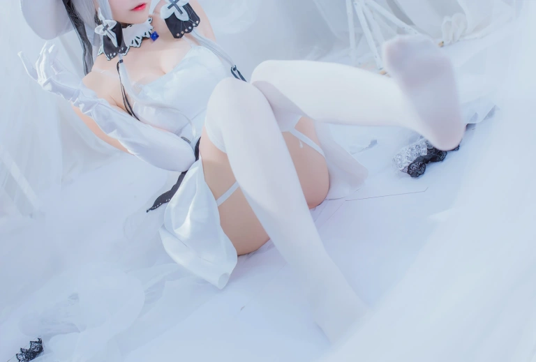 二佐Nisa《碧蓝航线 光辉》主题写真：36张全套美图