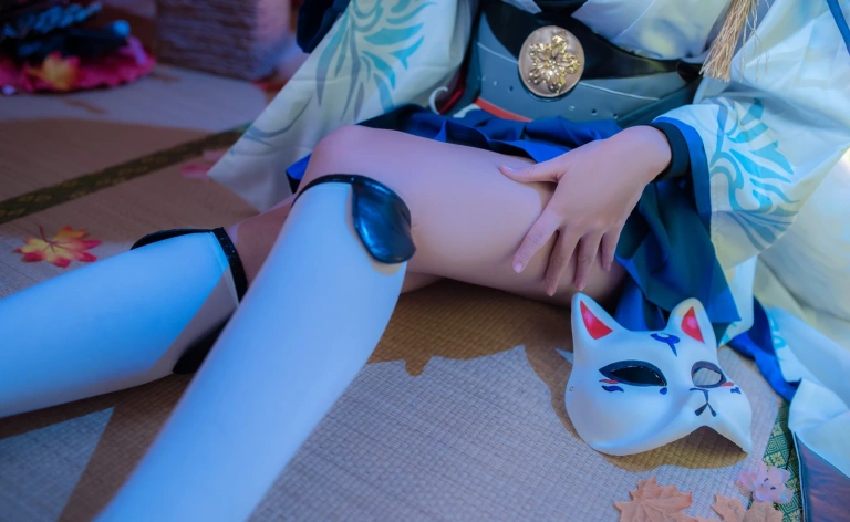 二佐Nisa《碧蓝航线 加贺》主题写真：40张全套美图