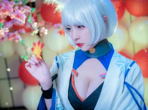 二佐Nisa《碧蓝航线 加贺》主题写真：40张全套美图