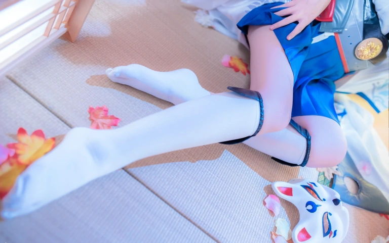 二佐Nisa《碧蓝航线 加贺》主题写真：40张全套美图