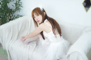 二佐Nisa《私房白婚纱》主题写真：28张全套美图