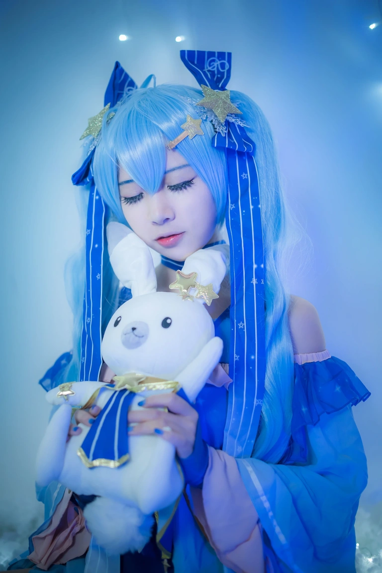 二佐Nisa《初音》主题写真：29张全套美图