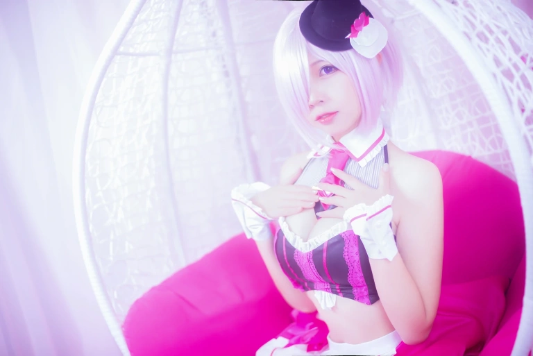 二佐Nisa《吊椅》主题写真：9张全套美图