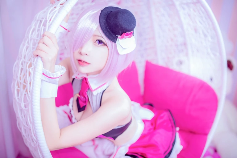 二佐Nisa《吊椅》主题写真：9张全套美图