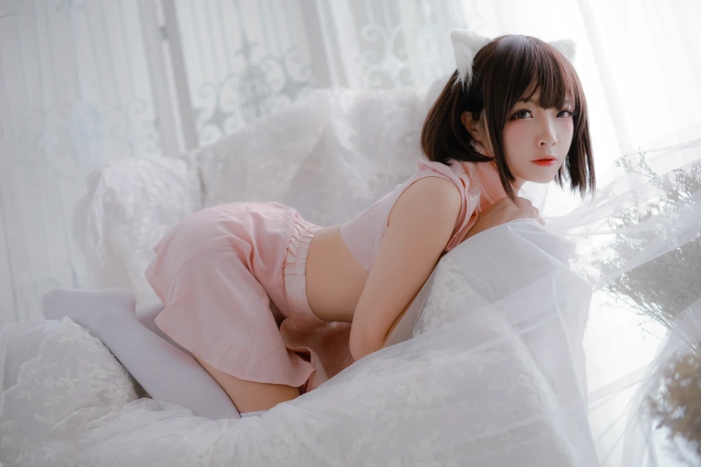 二佐Nisa《粉旗袍》主题写真：21张全套美图