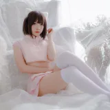 二佐Nisa《粉旗袍》主题写真：21张全套美图