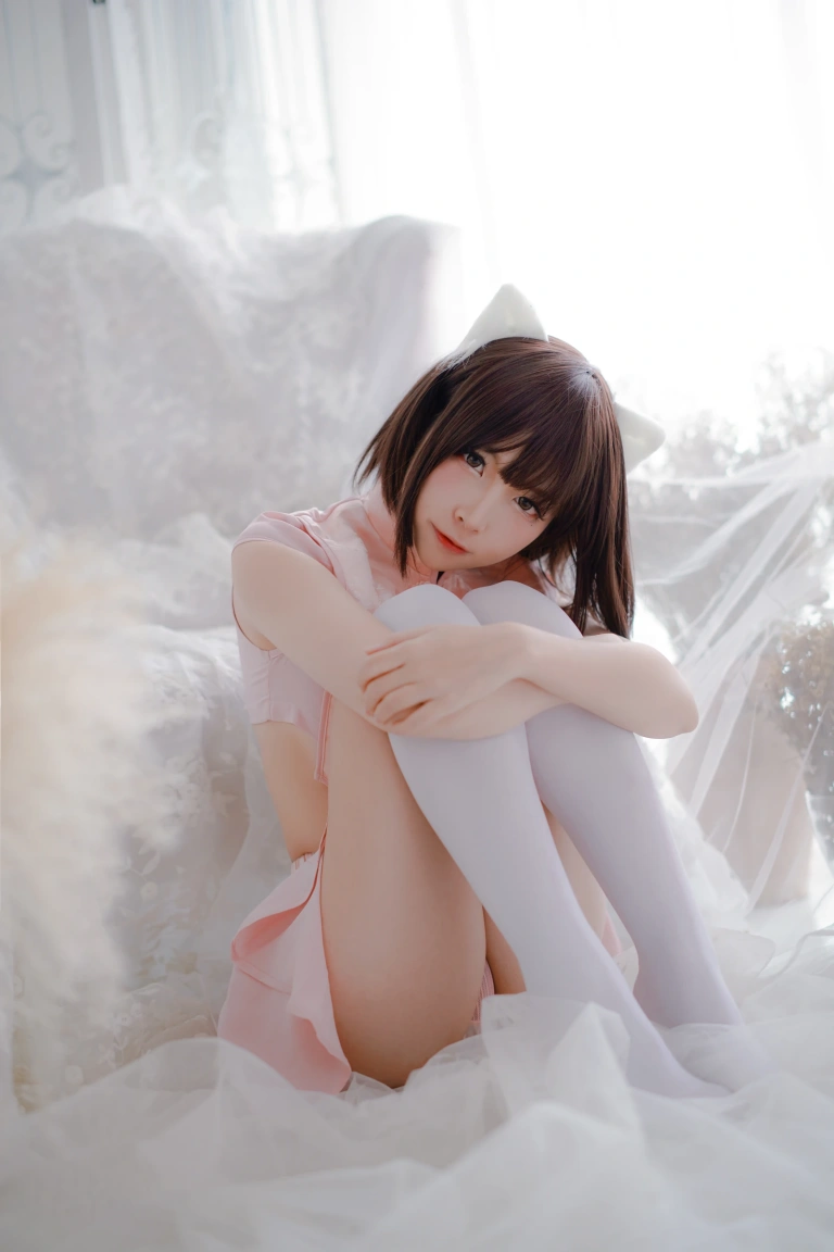 二佐Nisa《粉旗袍》主题写真：21张全套美图
