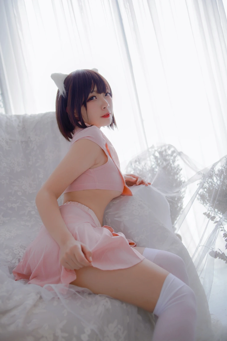 二佐Nisa《粉旗袍》主题写真：21张全套美图