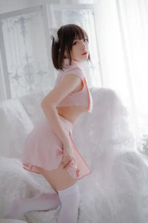 二佐Nisa《粉旗袍》主题写真：21张全套美图