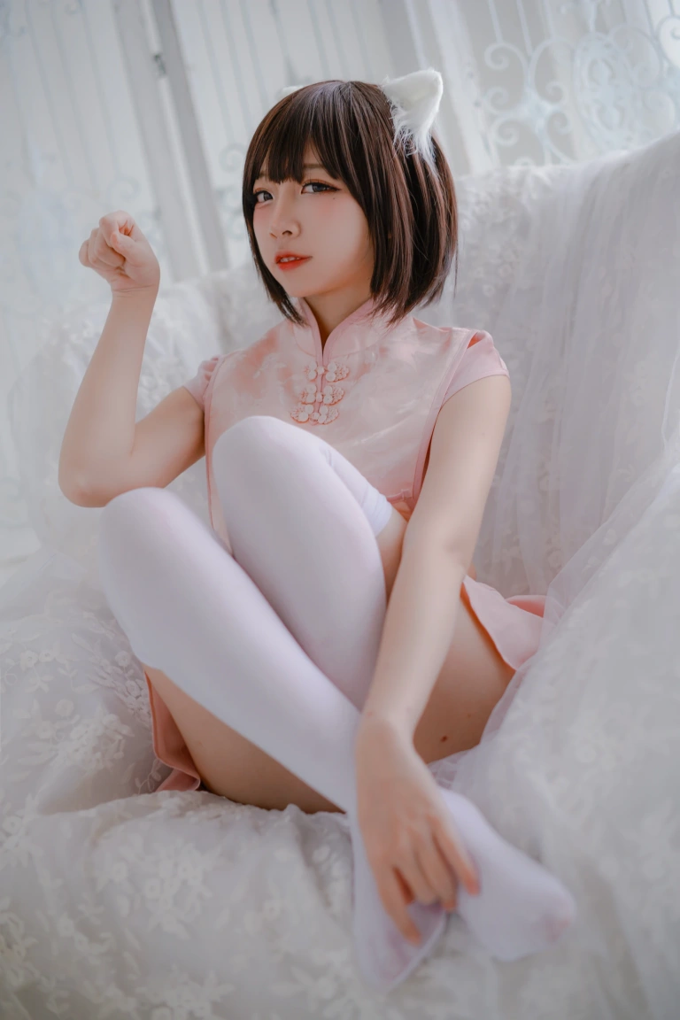 二佐Nisa《粉旗袍》主题写真：21张全套美图