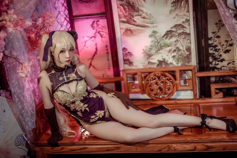 二佐Nisa《金莲》主题写真：20张全套美图