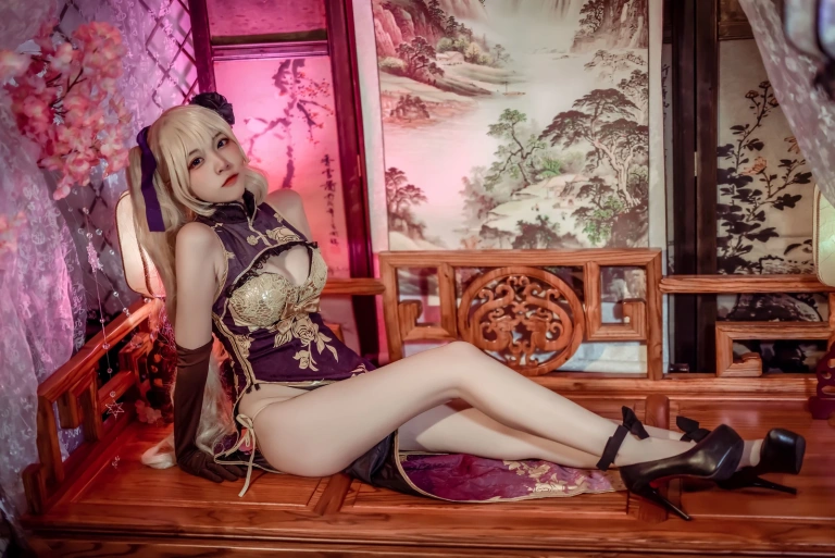 二佐Nisa《金莲》主题写真：20张全套美图