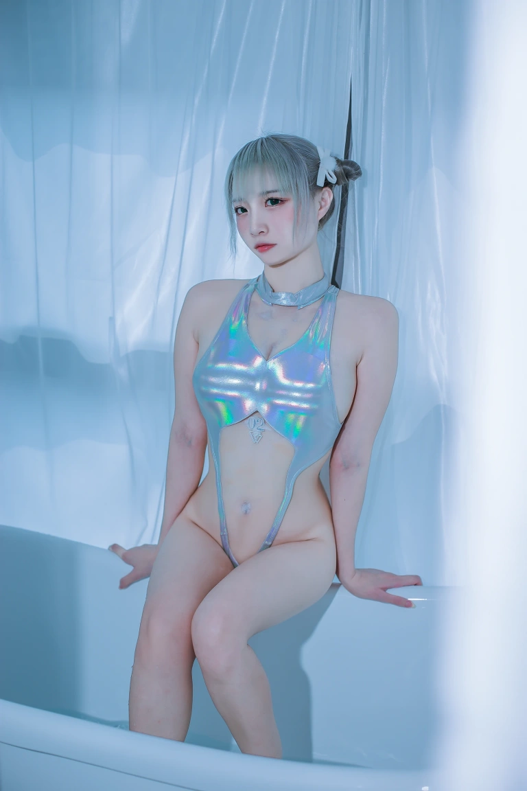 二佐Nisa《竞泳 魔鬼私房》主题写真：30张全套美图