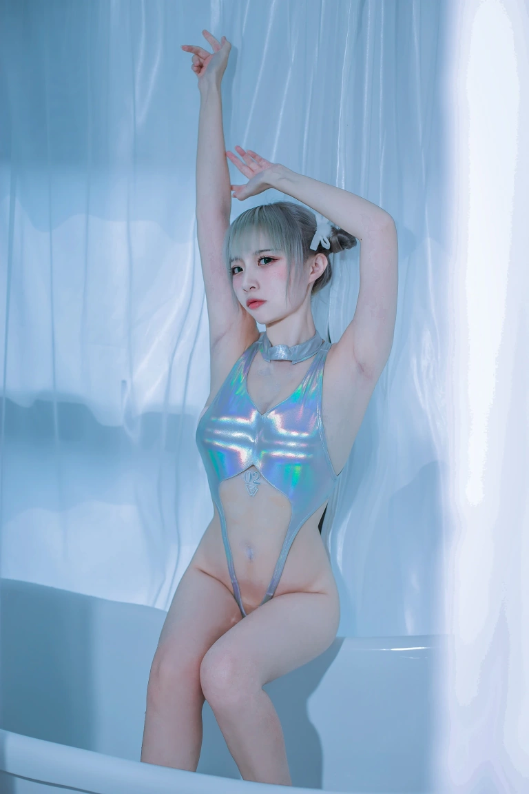 二佐Nisa《竞泳 魔鬼私房》主题写真：30张全套美图