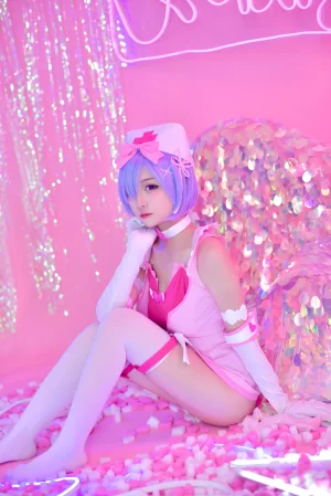 二佐Nisa《蕾姆1号本 蕾姆护士1》主题写真：40张全套美图
