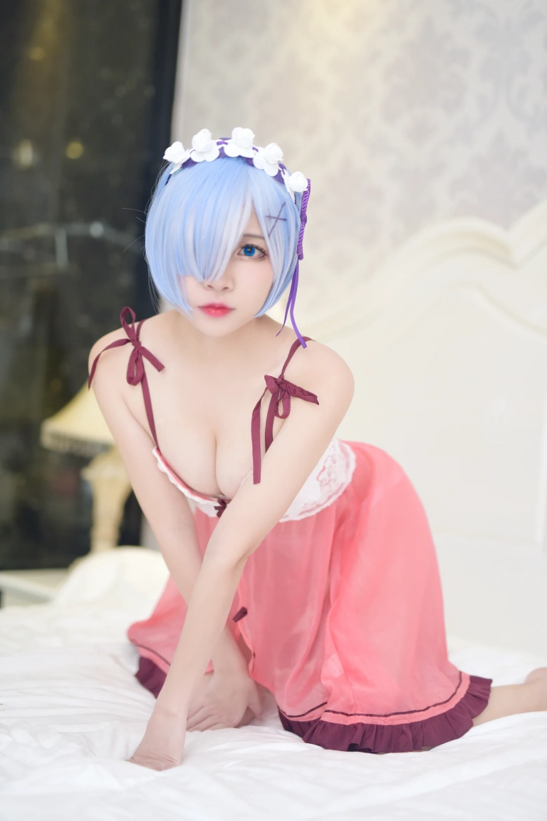 二佐Nisa《蕾姆1号本 睡衣》主题写真：10张全套美图