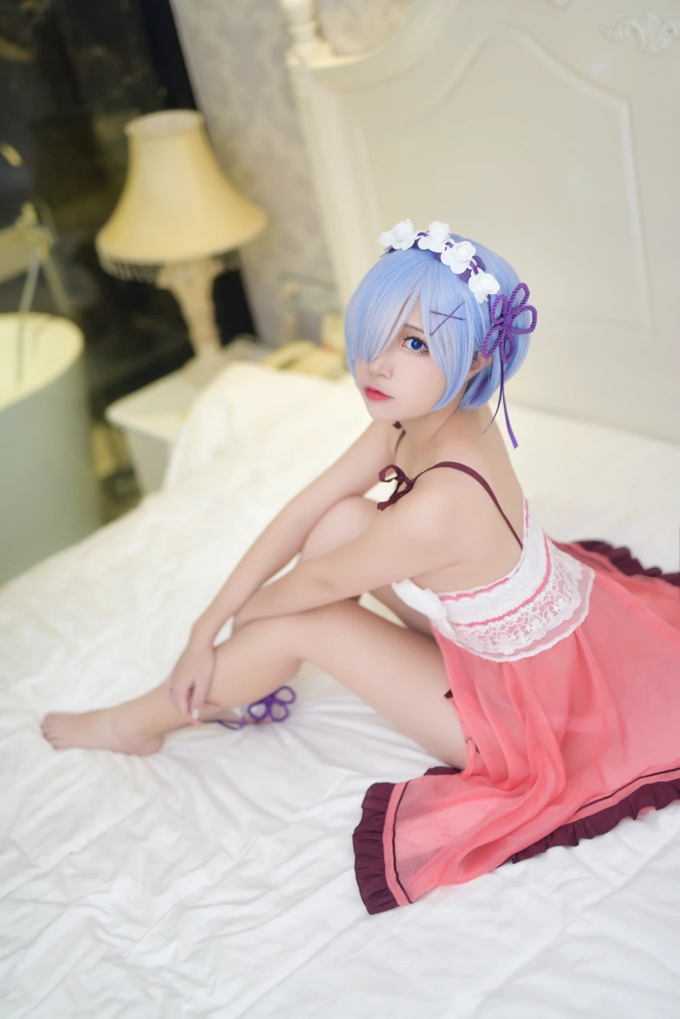 二佐Nisa《蕾姆1号本 睡衣》主题写真：10张全套美图