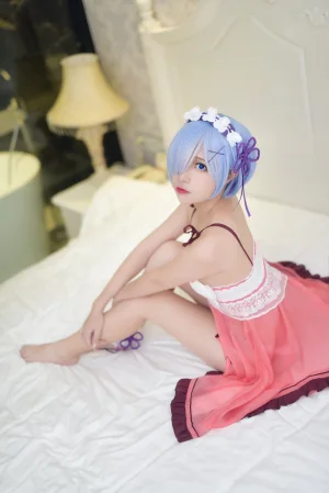 二佐Nisa《蕾姆1号本 睡衣》主题写真：10张全套美图