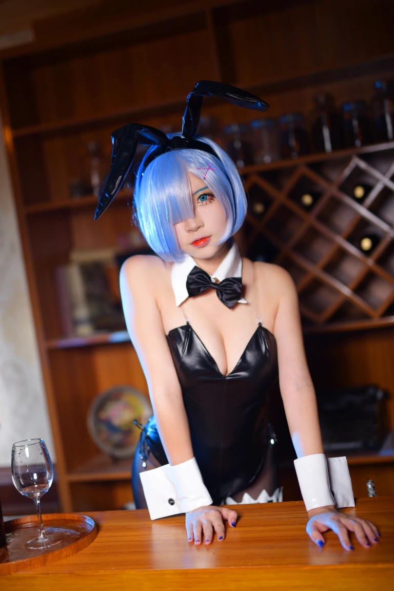 二佐Nisa《蕾姆1号本 兔女郎》主题写真：12张全套美图