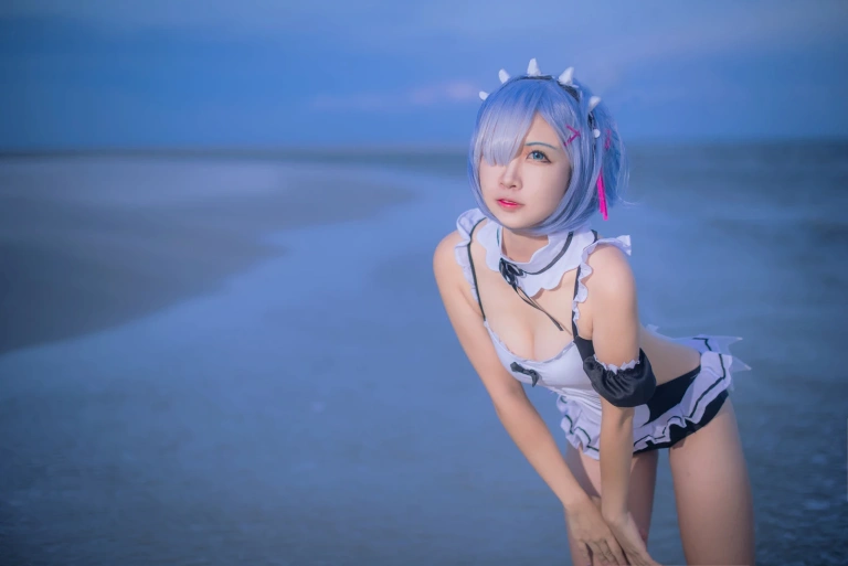 二佐Nisa《蕾姆1号本 泳衣2》主题写真：11张全套美图