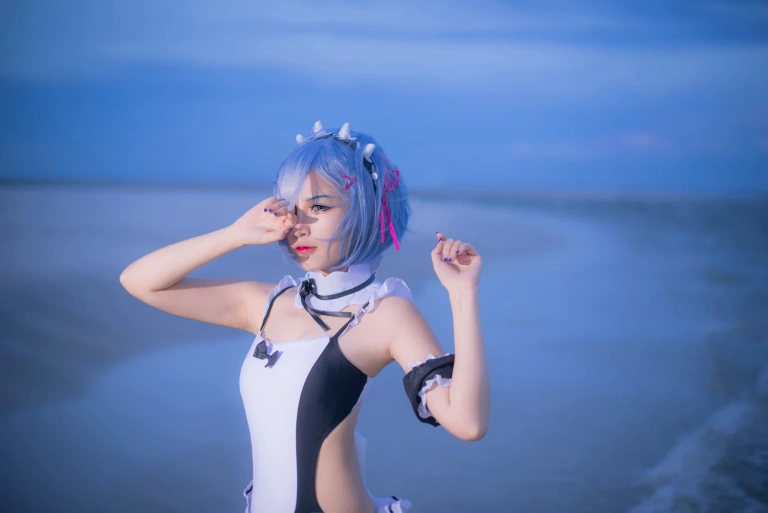 二佐Nisa《蕾姆1号本 泳衣2》主题写真：11张全套美图