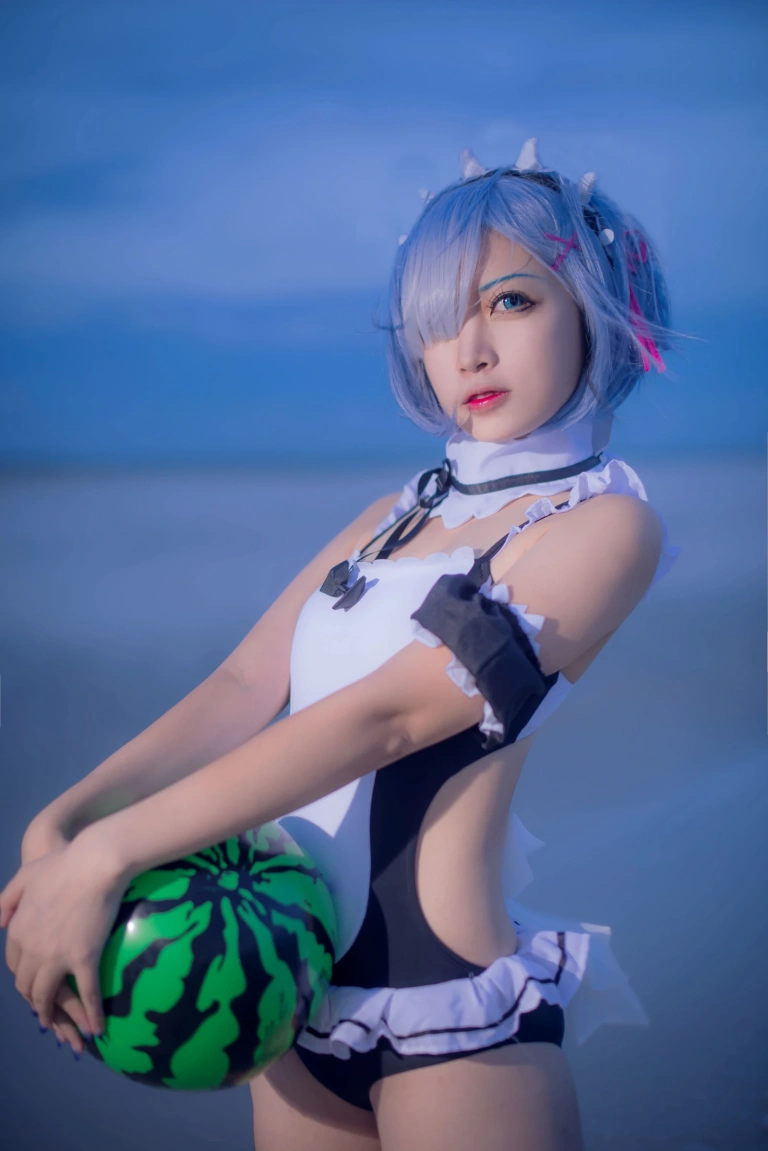 二佐Nisa《蕾姆1号本 泳衣2》主题写真：11张全套美图