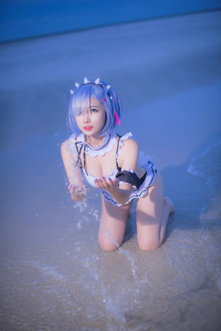二佐Nisa《蕾姆1号本 泳衣2》主题写真：11张全套美图