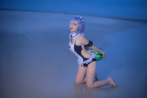 二佐Nisa《蕾姆1号本 泳衣2》主题写真：11张全套美图