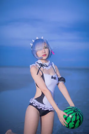 二佐Nisa《蕾姆1号本 泳衣2》主题写真：11张全套美图