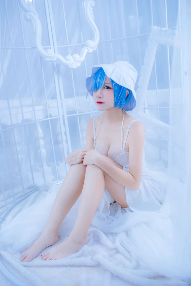 二佐Nisa《蕾姆2号本 蕾姆白裙》主题写真：27张全套美图