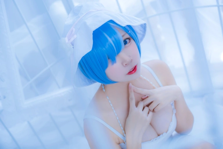二佐Nisa《蕾姆2号本 蕾姆白裙》主题写真：27张全套美图