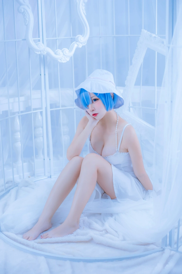 二佐Nisa《蕾姆2号本 蕾姆白裙》主题写真：27张全套美图