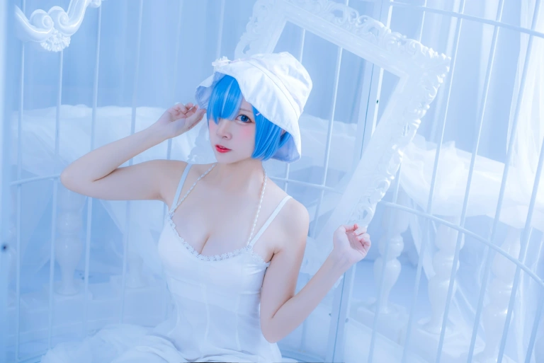 二佐Nisa《蕾姆2号本 蕾姆白裙》主题写真：27张全套美图