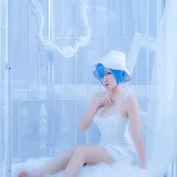 二佐Nisa《蕾姆2号本 蕾姆白裙》主题写真：27张全套美图
