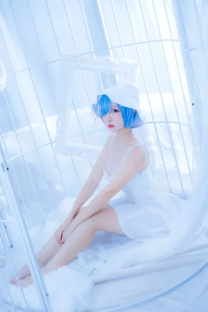 二佐Nisa《蕾姆2号本 蕾姆白裙》主题写真：27张全套美图