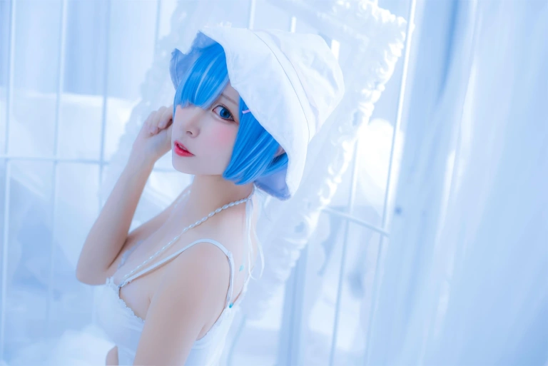 二佐Nisa《蕾姆2号本 蕾姆白裙》主题写真：27张全套美图