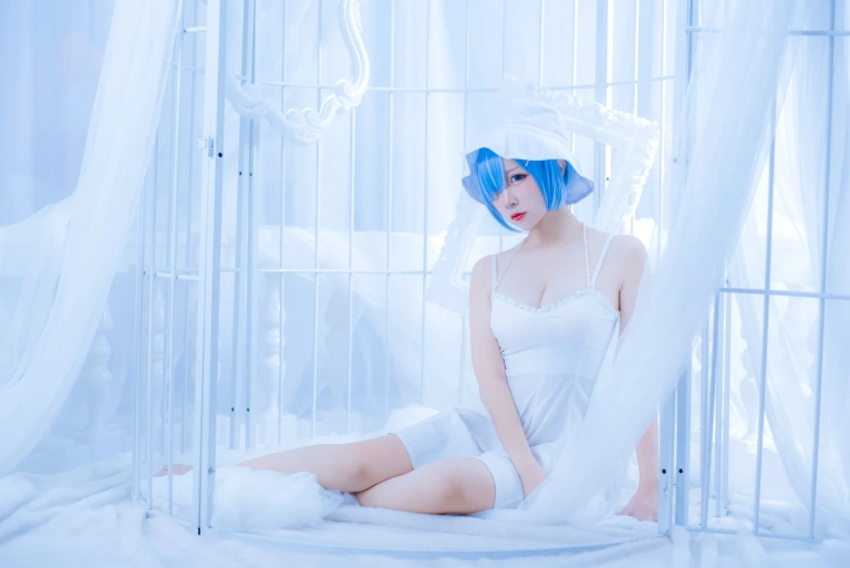 二佐Nisa《蕾姆2号本 蕾姆白裙》主题写真：27张全套美图