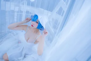 二佐Nisa《蕾姆2号本 蕾姆白裙》主题写真：27张全套美图
