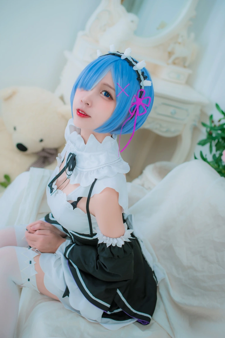 二佐Nisa《蕾姆2号本 蕾姆女仆》主题写真：33张全套美图