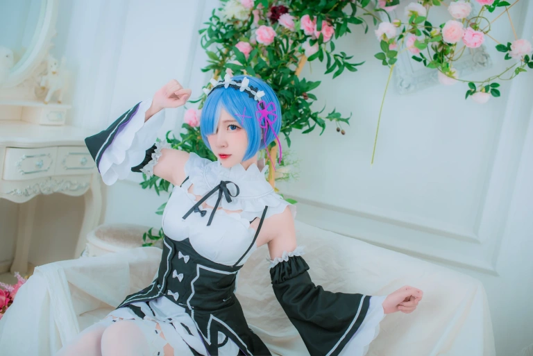 二佐Nisa《蕾姆2号本 蕾姆女仆》主题写真：33张全套美图
