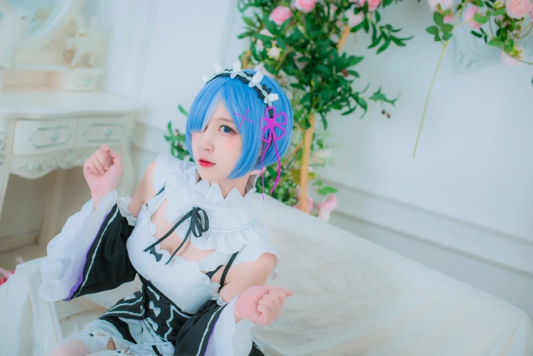 二佐Nisa《蕾姆2号本 蕾姆女仆》主题写真：33张全套美图
