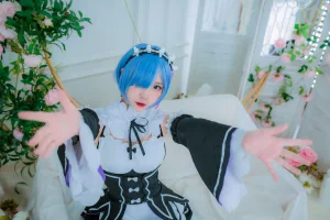 二佐Nisa《蕾姆2号本 蕾姆女仆》主题写真：33张全套美图
