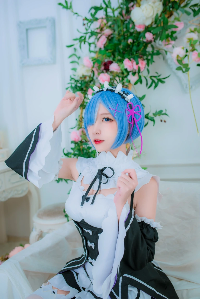 二佐Nisa《蕾姆2号本 蕾姆女仆》主题写真：33张全套美图
