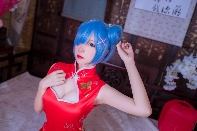 二佐Nisa《蕾姆2号本 蕾姆旗袍》主题写真：30张全套美图