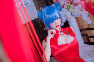 二佐Nisa《蕾姆2号本 蕾姆旗袍》主题写真：30张全套美图