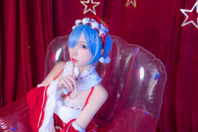 二佐Nisa《蕾姆2号本 蕾姆圣诞》主题写真：46张全套美图